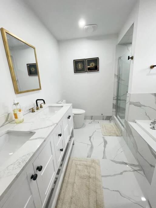 Elegant & Luxurious 3 Bedroom Home Mississauga Exterior photo